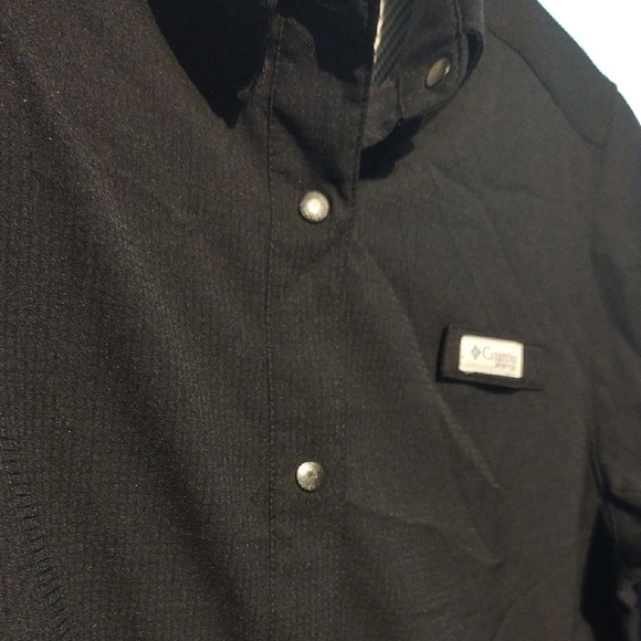 Columbia Women's Black Button Down Long Sleeves Shirt - Picture 7 of 17